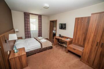Фото номера Номер-студио (4 взрослых) Отель Hotel Zawrat Ski Resort &amp; SPA г. Бялка-Татшаньска 5