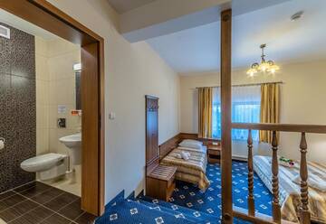 Фото номера Трехместный номер Отель Hotel Liptakówka г. Бялка-Татшаньска 4