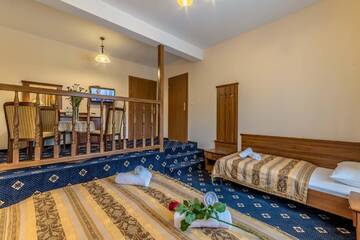 Фото номера Трехместный номер Отель Hotel Liptakówka г. Бялка-Татшаньска 5