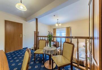 Фото номера Трехместный номер Отель Hotel Liptakówka г. Бялка-Татшаньска 3