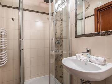 Фото номера Двухместный номер с 1 кроватью Отели типа «постель и завтрак» Villa Magnat г. Бялка-Татшаньска 13