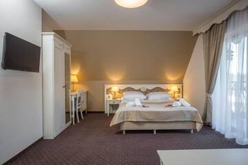 Фото номера Двухместный номер с 1 кроватью Отель Hotel Carlina г. Бялка-Татшаньска 4